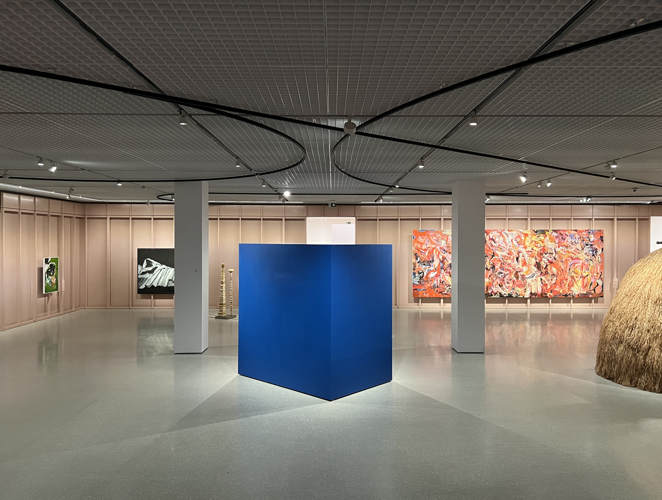 挪威新国家博物馆“Pillars”展览空间设计丨2050+-7