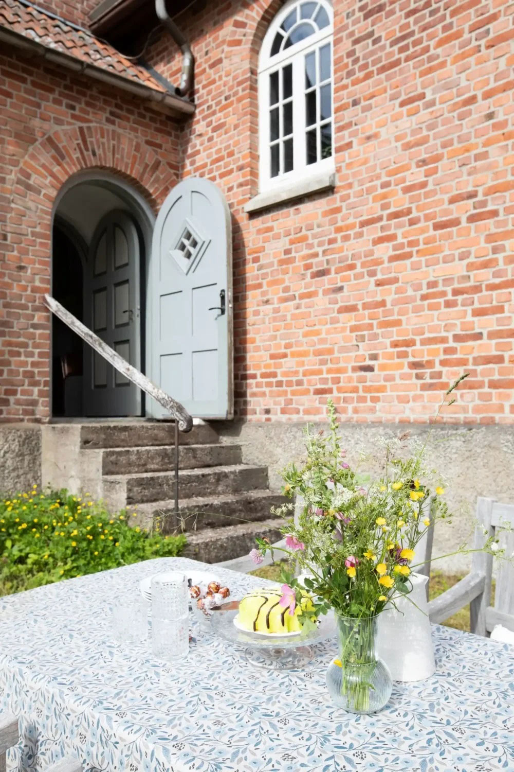 瑞典中世纪教堂改造独特住宅-14