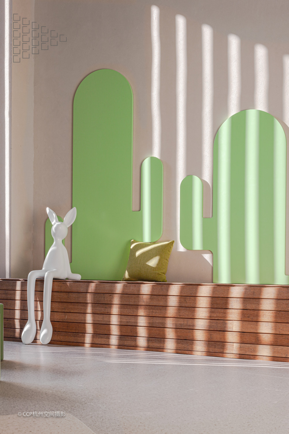 肇庆雅居乐香港城现代架空层空间设计丨中国肇庆丨鲲誉-27