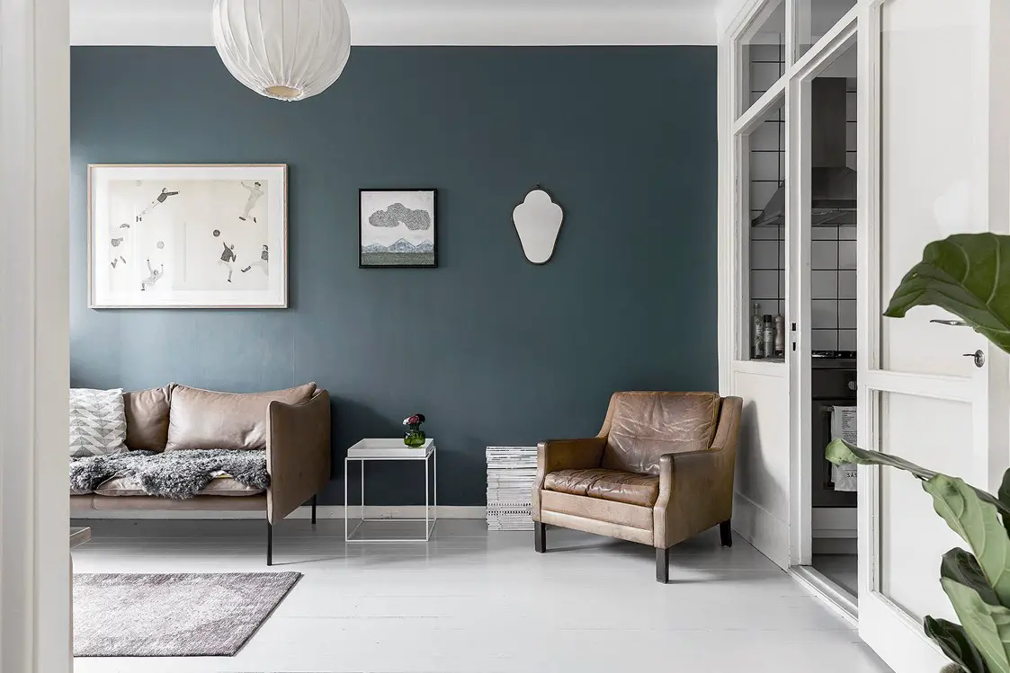 41 平米瑞典个性设计公寓 | 色彩与古董壁纸的完美融合-2