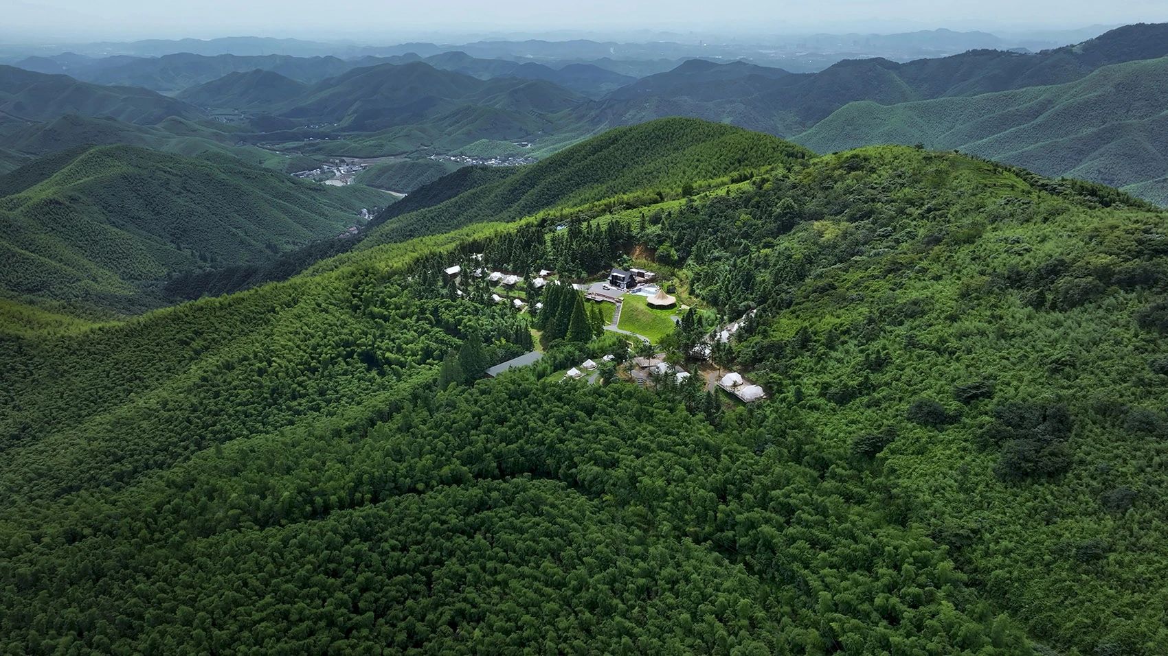 莫干山大白熊国际营地丨中国浙江丨咫间设计-8