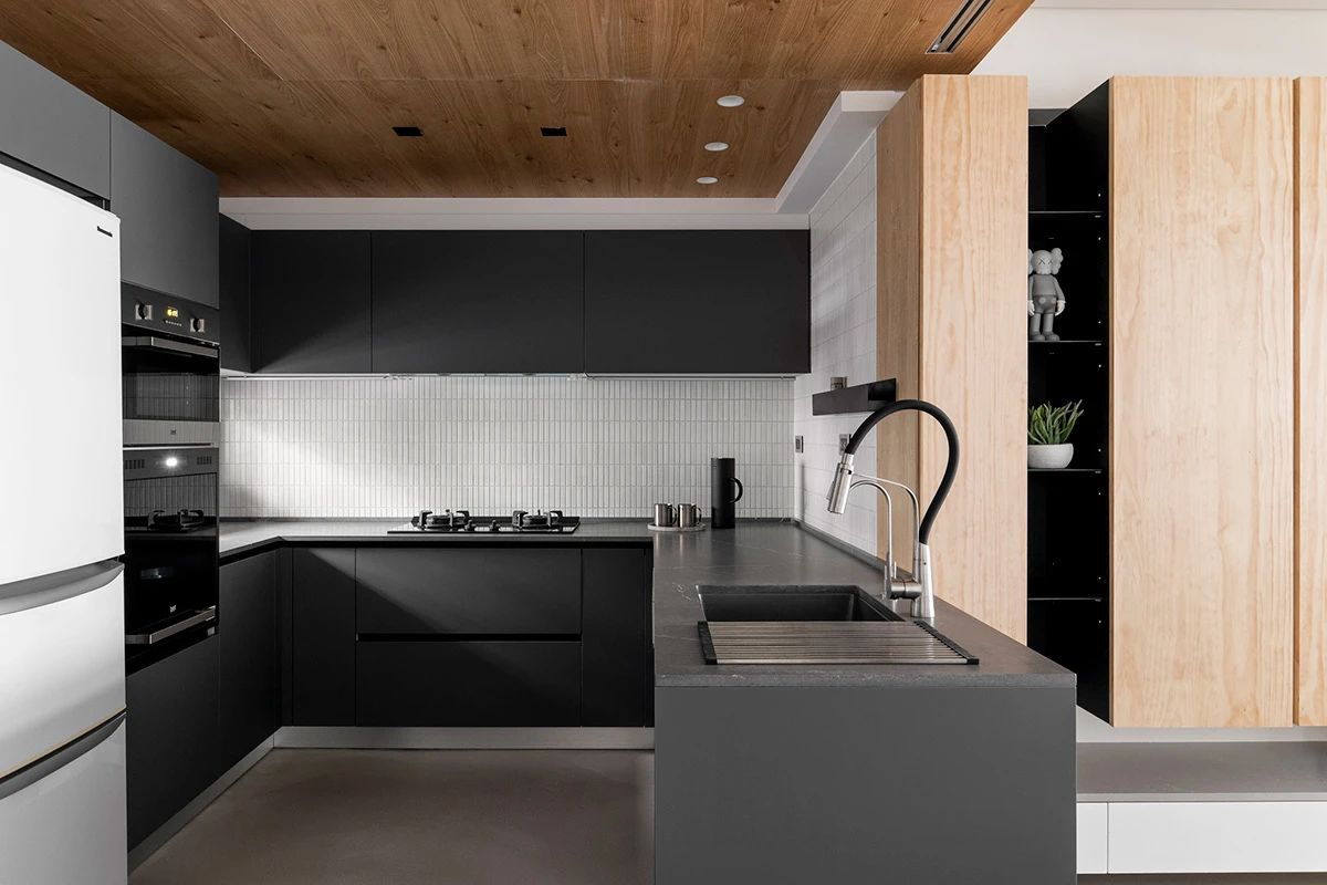 黑白配温暖明亮 70㎡家居设计-37