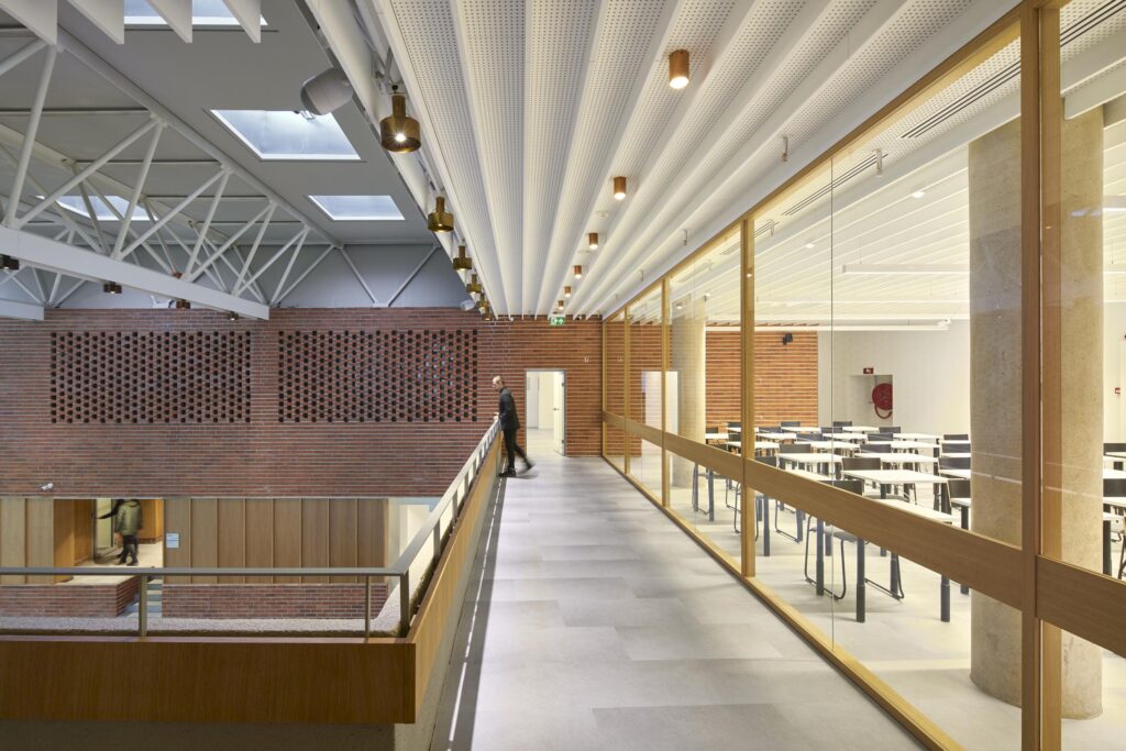 ISM管理与经济大学入驻维尔纽斯中央邮局改造项目丨立陶宛维尔纽斯丨Aurimas Sasnauskas等建筑师团队-24