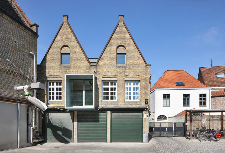 Protected Houses Renovation Atelier Tom Vanhee-1