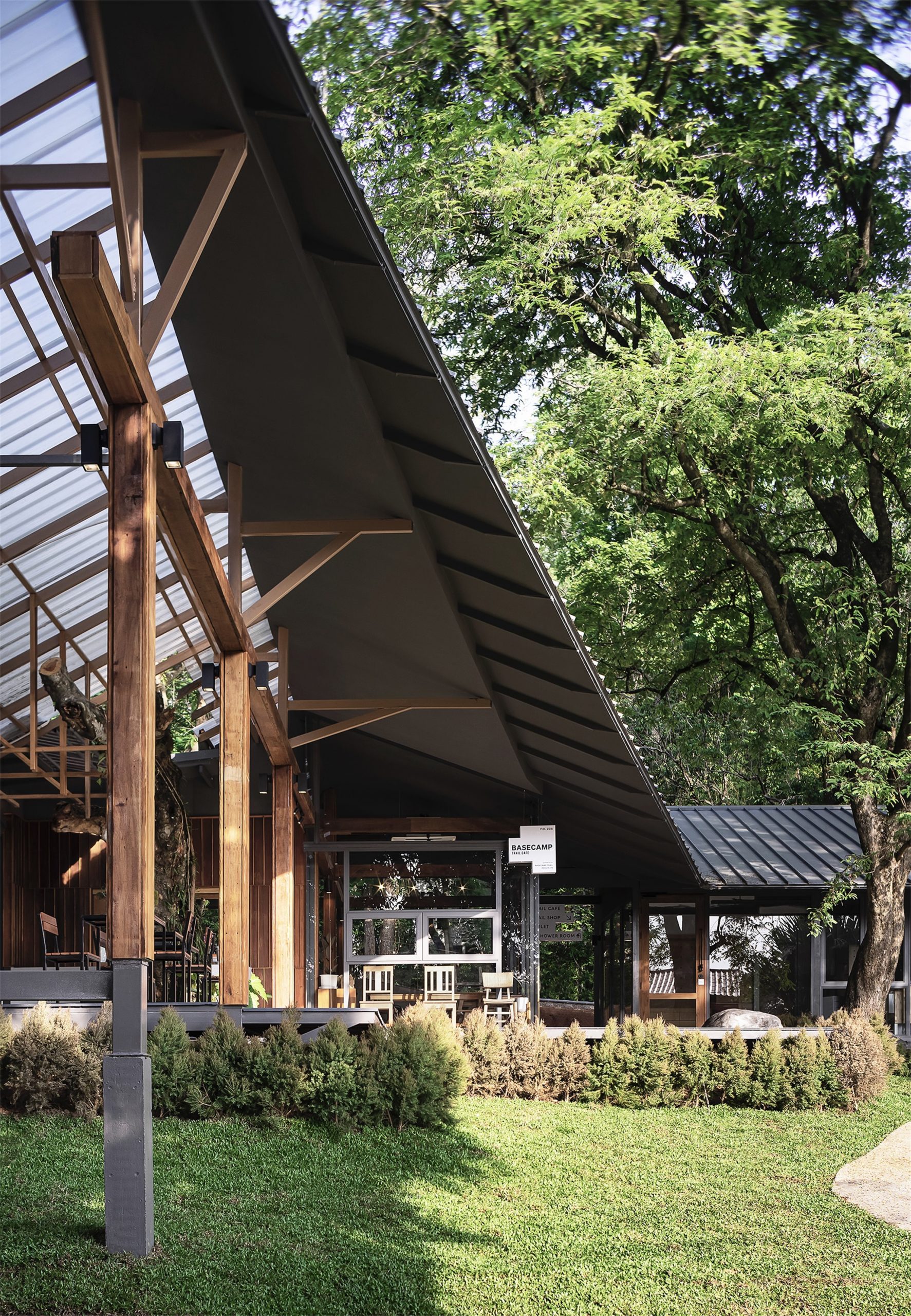 大本营步道供应总部丨泰国清迈-13