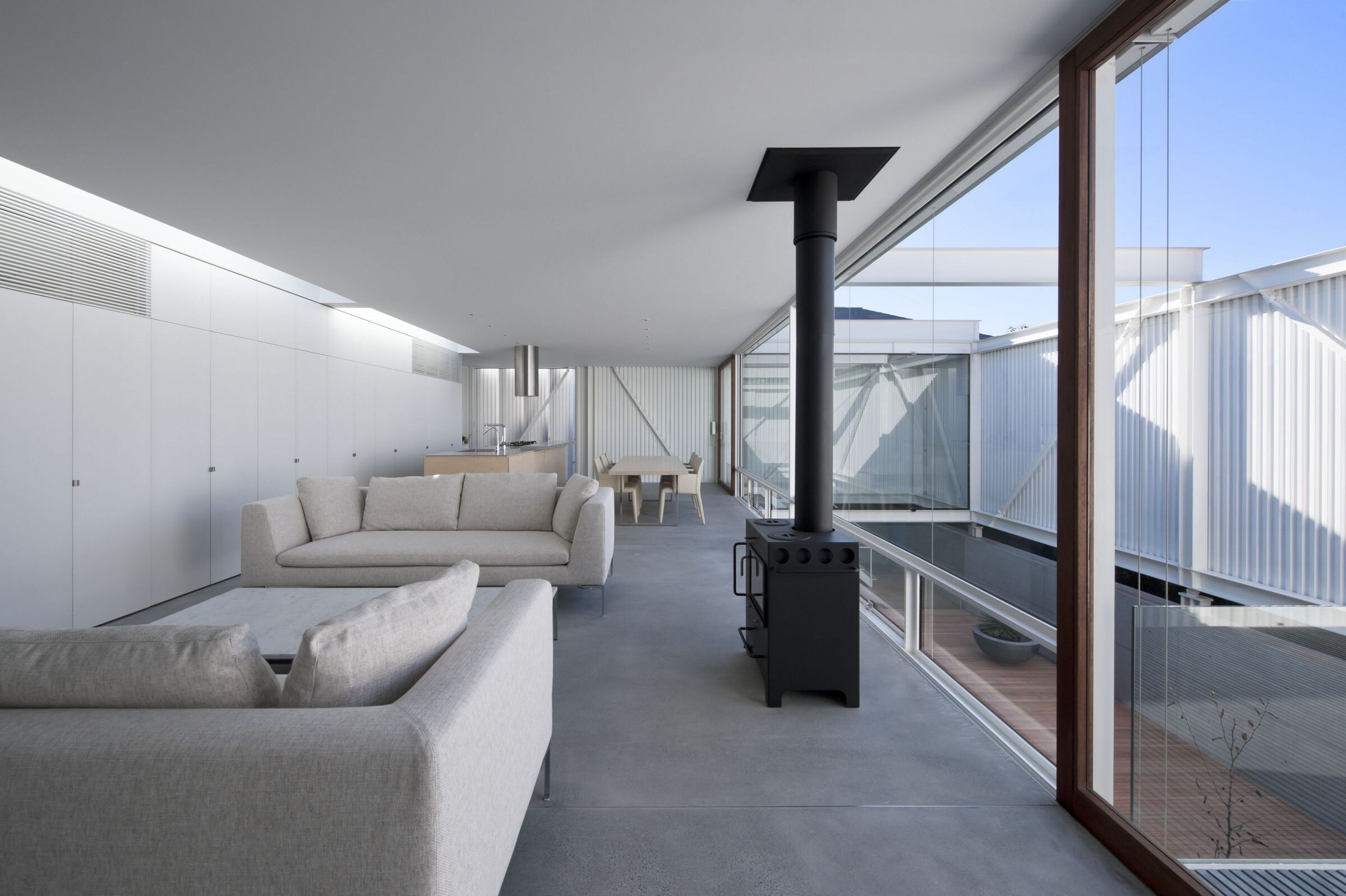 东京私密寓所的庭院光影之美-26