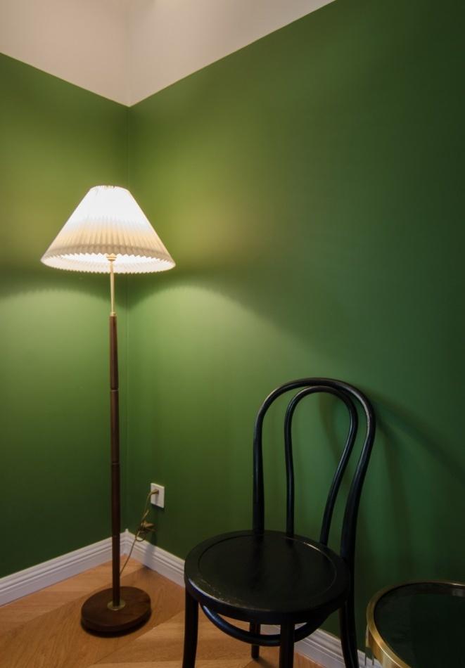 光影穿梭的现代宅院-28