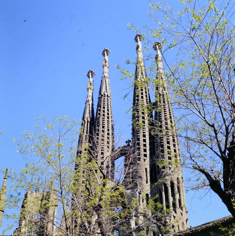 圣家赎罪堂工程续建丨西班牙巴塞罗那丨多位建筑师,如高迪,博内特等-15