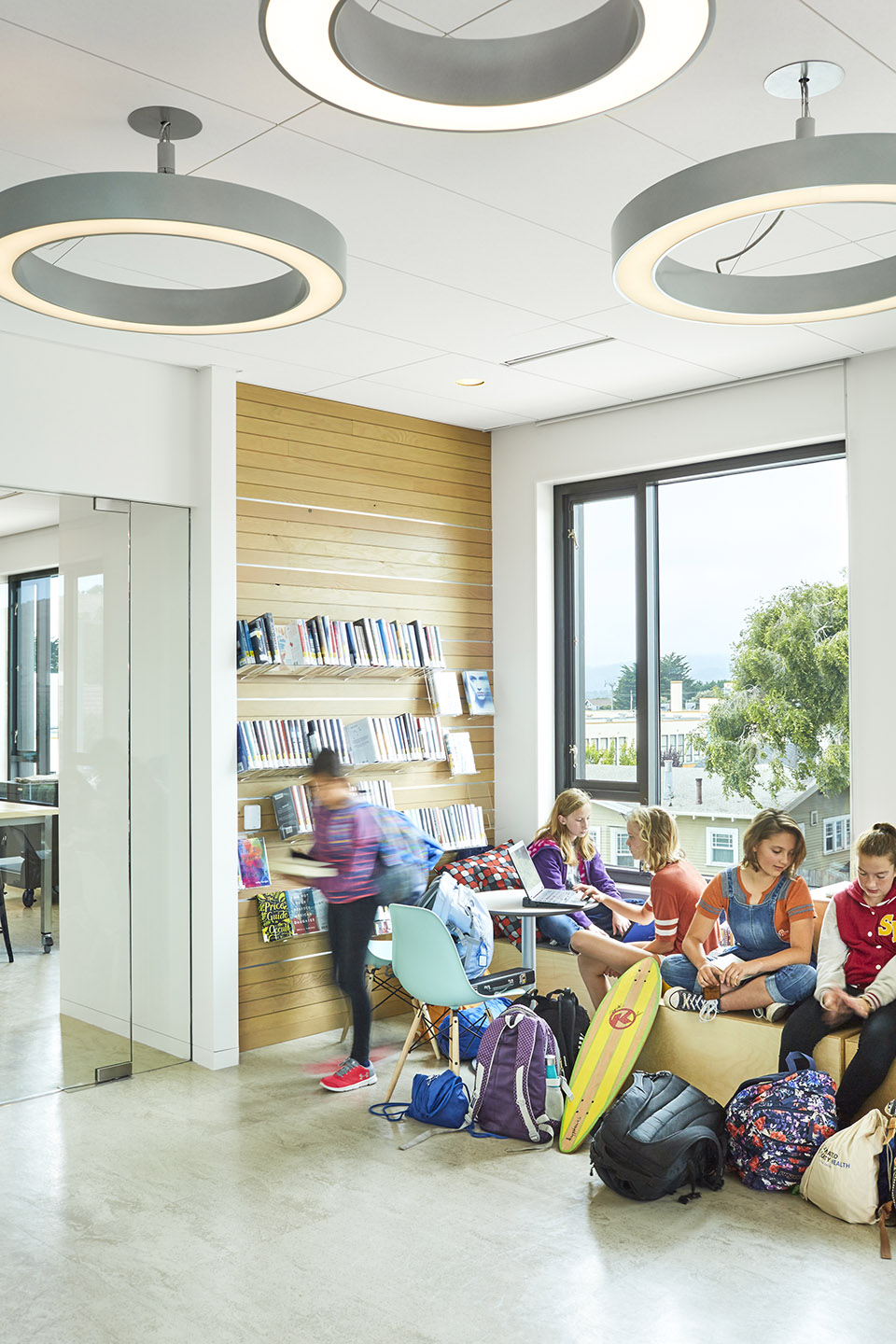 美国半月湾图书馆-106