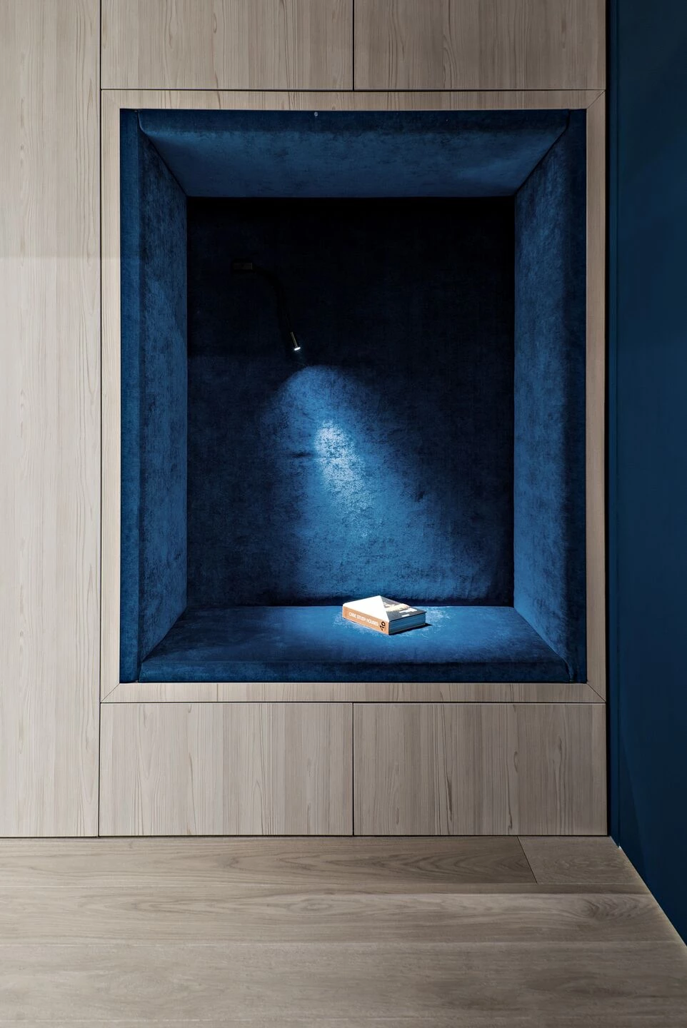 Philosophy of moderation neoclassical apartment-54