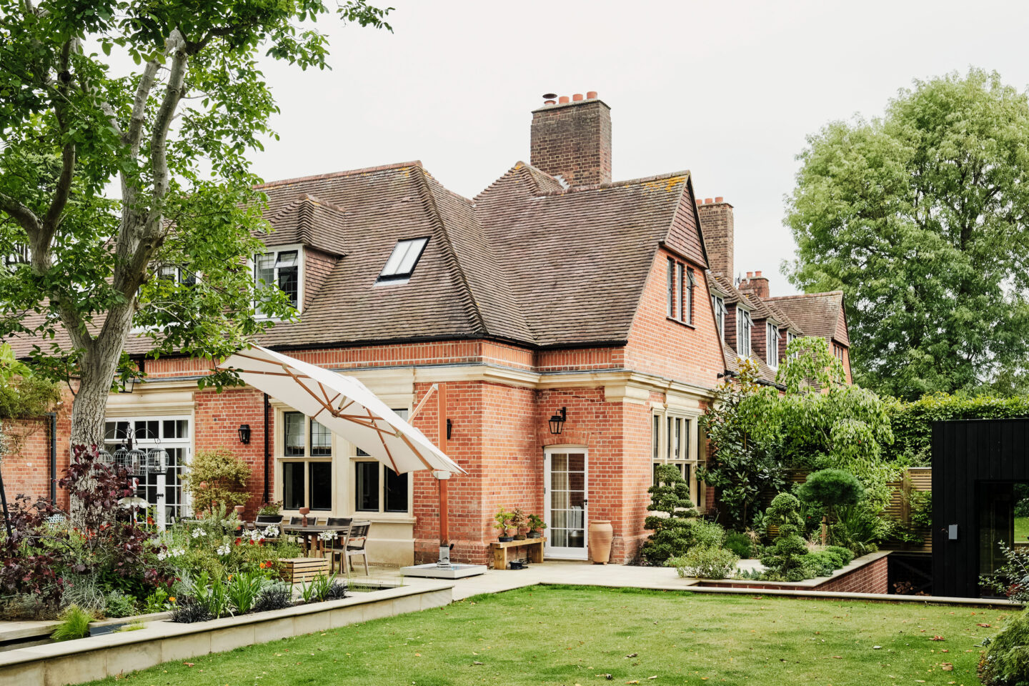 
      Imperfect Interiors
    -20