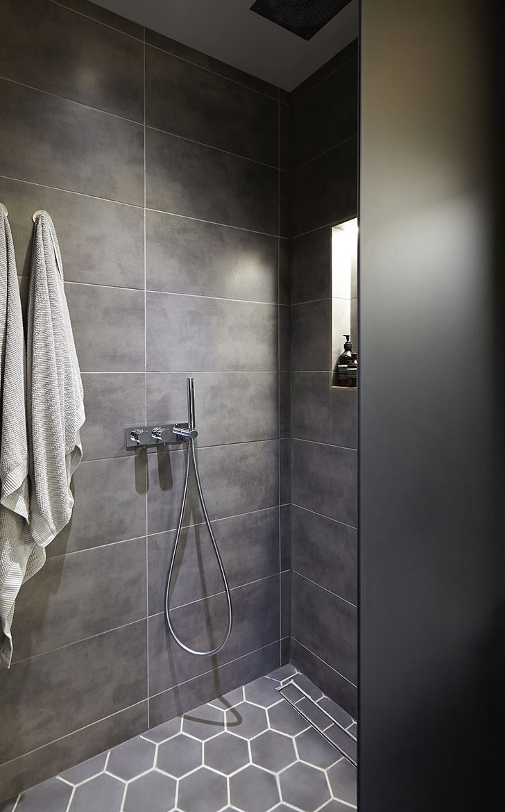 伦敦工业建筑中的时尚阁楼公寓-15