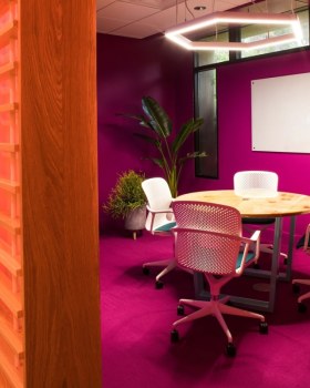 "Spreetail Offices - Omaha | 科技公司活力四溢的办公室设计"