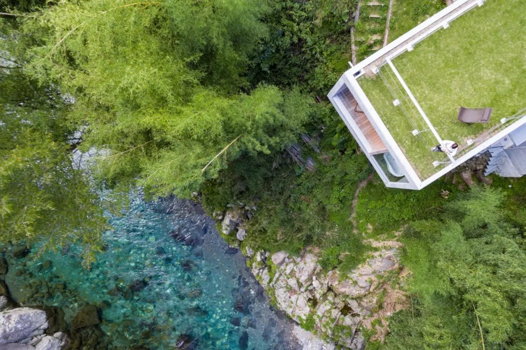 日本山村里的 72 m²混凝土度假别墅-17