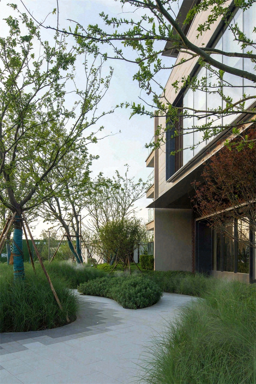 ” 明日 ” 之境,预见生活的超限感知—武汉联投未来荟 丨中国武汉丨环球地景设计-20