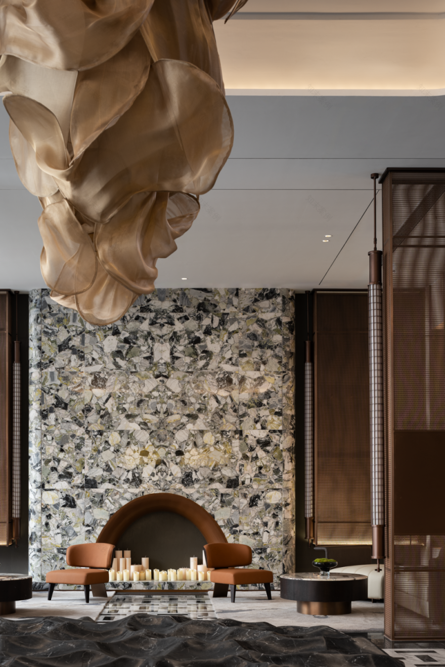 交织之美:序列与张力的碰撞丨三人行陈设-29