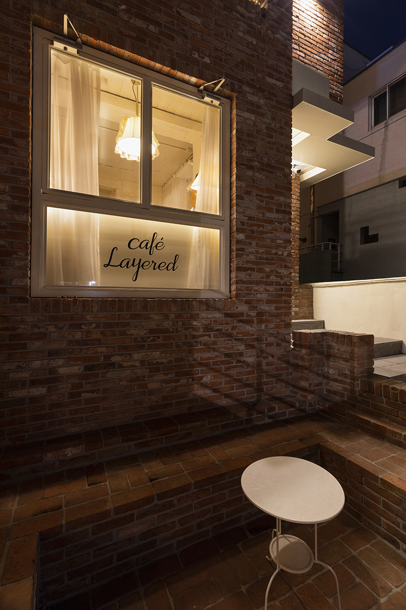 欧式家庭氛围的简约咖啡馆设计-16