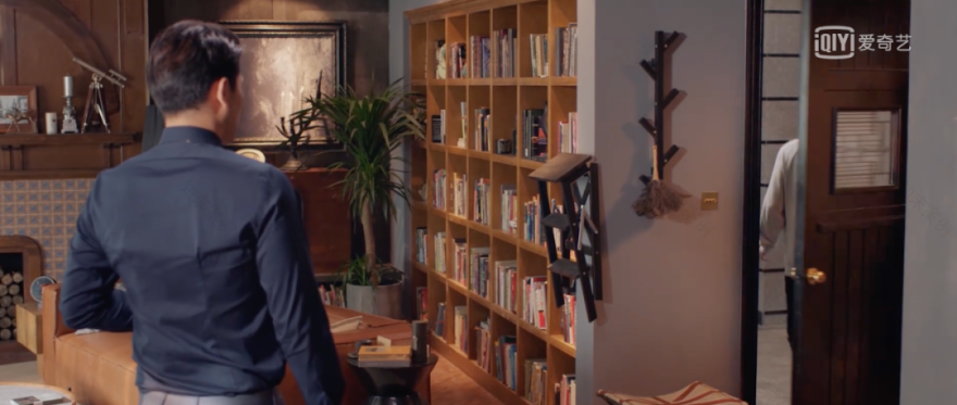 《怪你过分美丽》家居风格解析 | 高以翔遗作中的多功能空间、气场全开与随心所欲-25