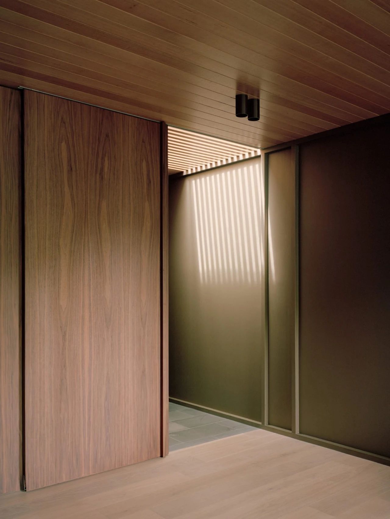 折线形屋顶房子丨澳大利亚墨尔本丨Studio Bright-21