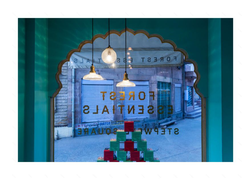 "JDH Urban Regeneration 项目 | Forest Essentials 零售店,艺术装饰与传统元素的完美结合"-17