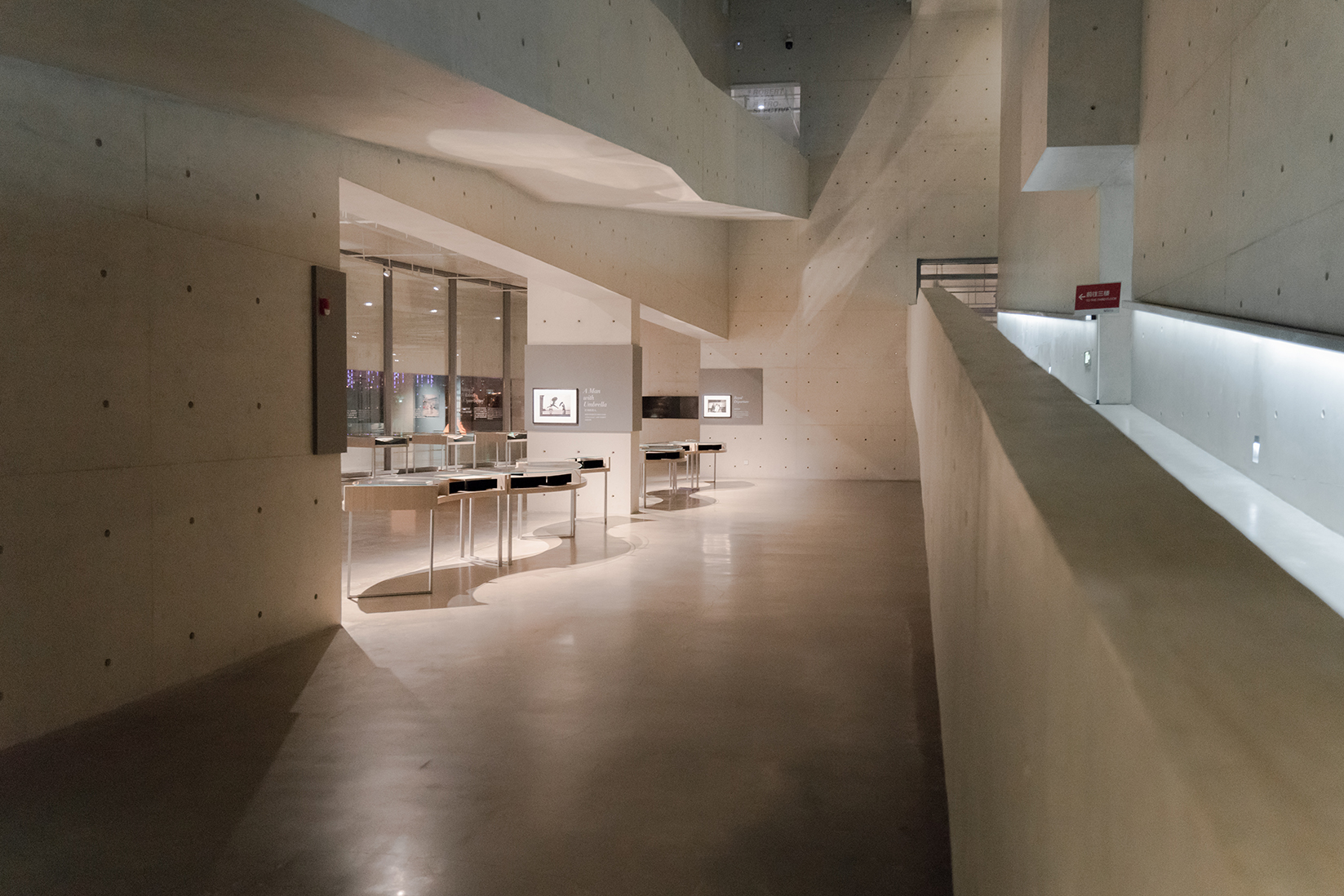 当代书籍展览丨谢子龙影像艺术馆-8