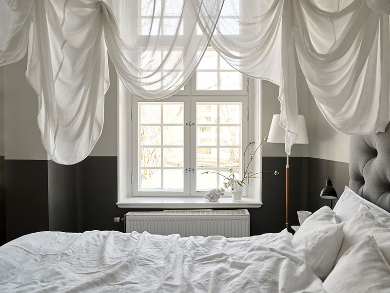 带有黑色家庭图书馆的斯堪的纳维亚式公寓(109 平方米)-18