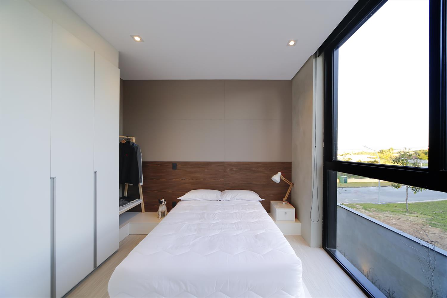 巴西独特 V 型支柱住宅设计-15