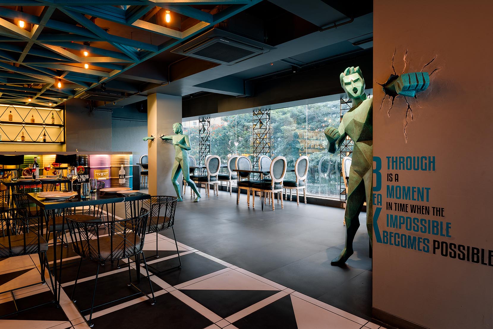 破壁而出 · 废旧材料打造的创意餐厅-11