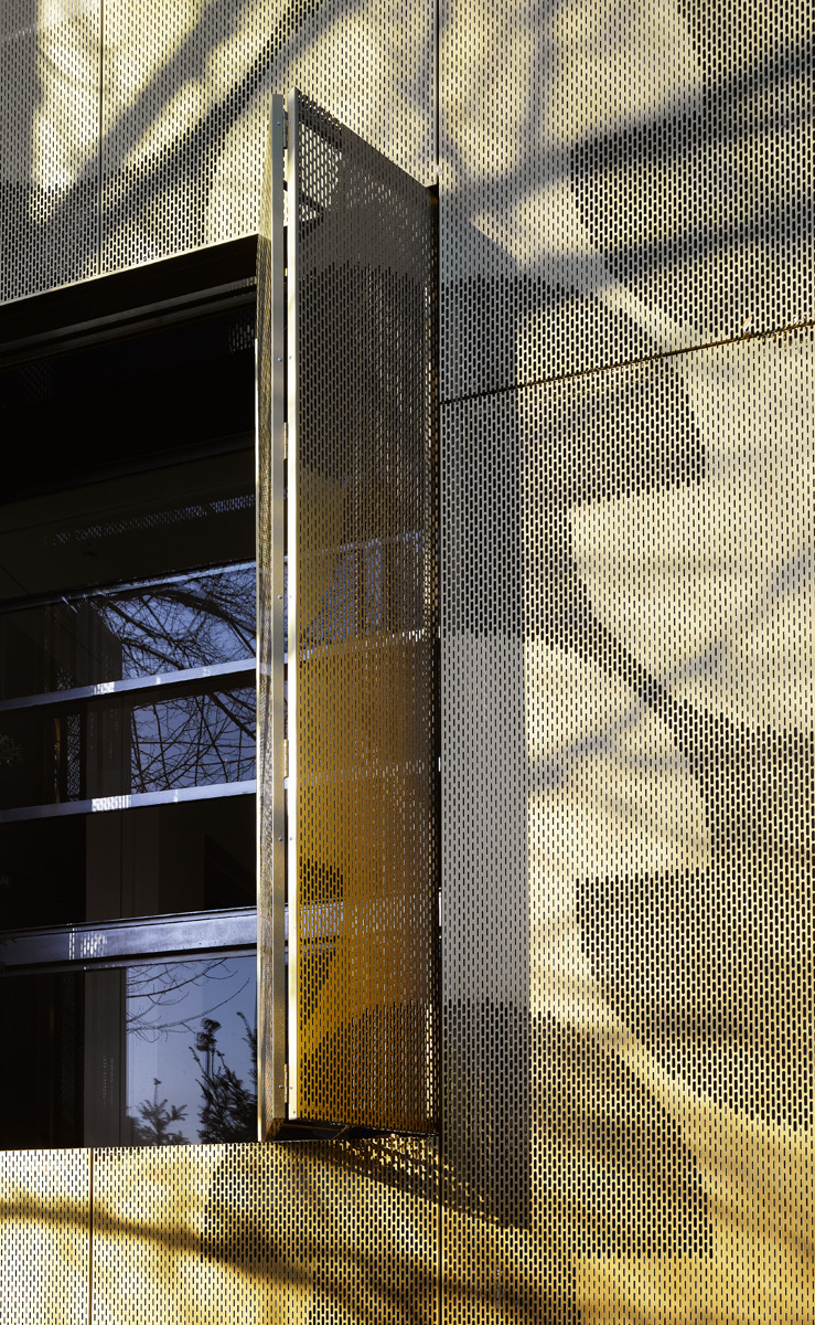 巴黎葡萄牙公寓翻新记 | 战舰灰立面展现独特魅力-12