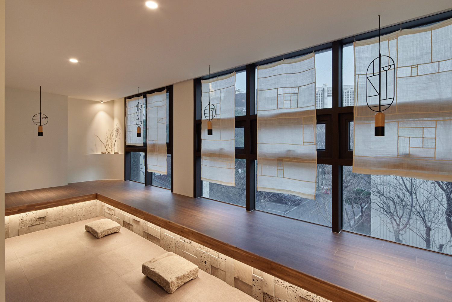 "木材与高级酒店氛围的完美融合 - 21 坪酒店式公寓室内设计"-6