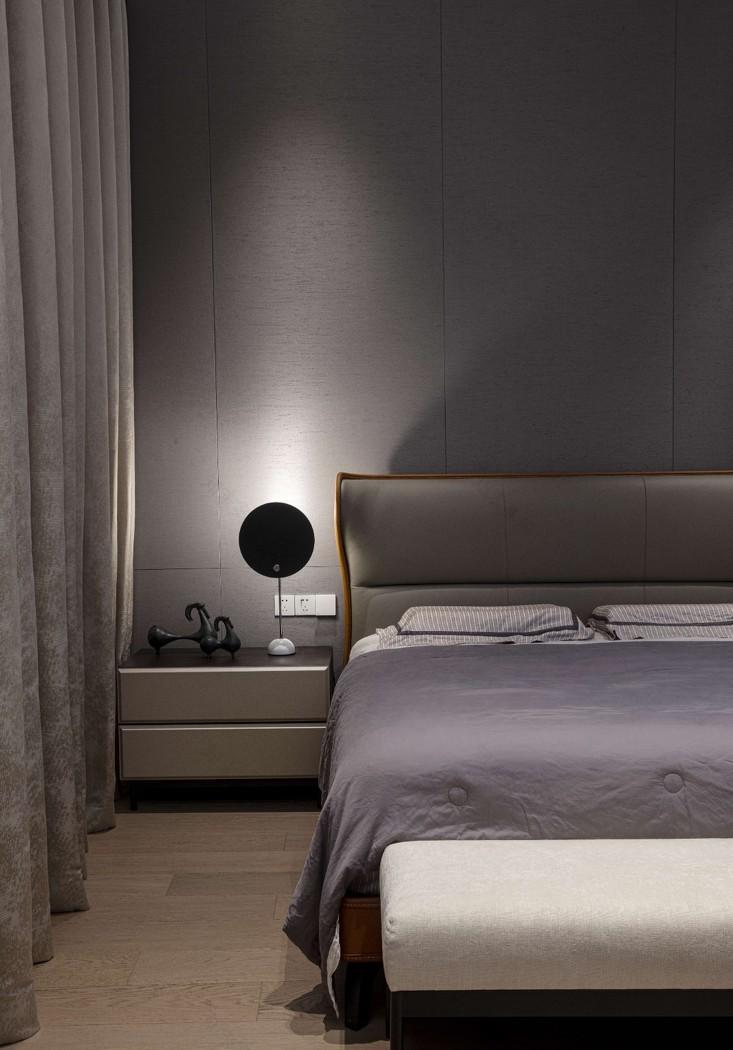 绿意葱郁中的现代极简别墅设计-37