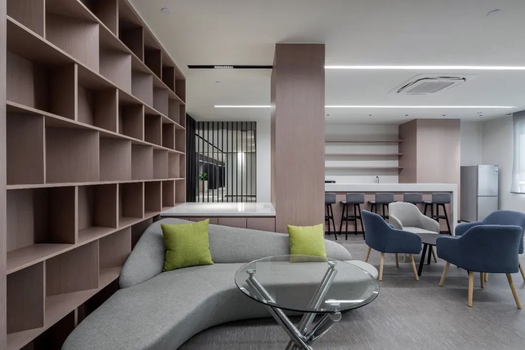 洋浦地产办公室 | 国际化智能办公空间典范-17