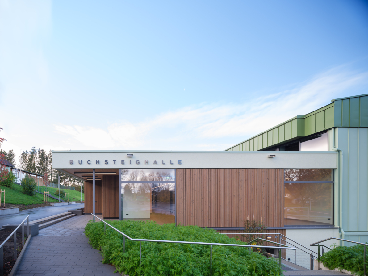  Buchsteighalle mit neuem Feuerwehrhaus in Eutingen-Weitingen - buerohauser-20