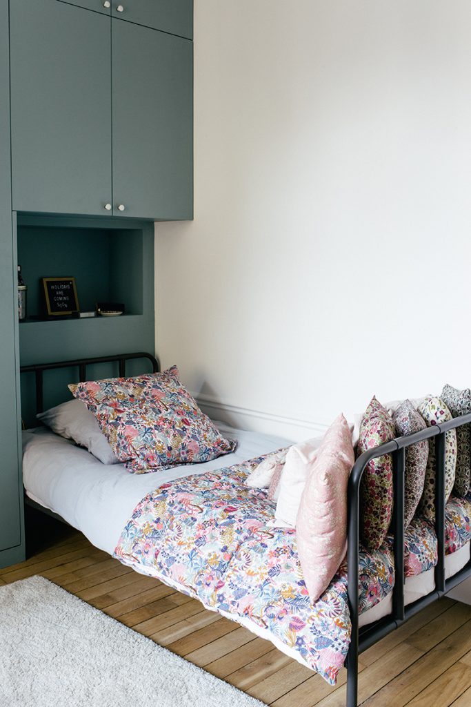 À Tocqueville带花卉图案的公寓丨Camille Hermand-25