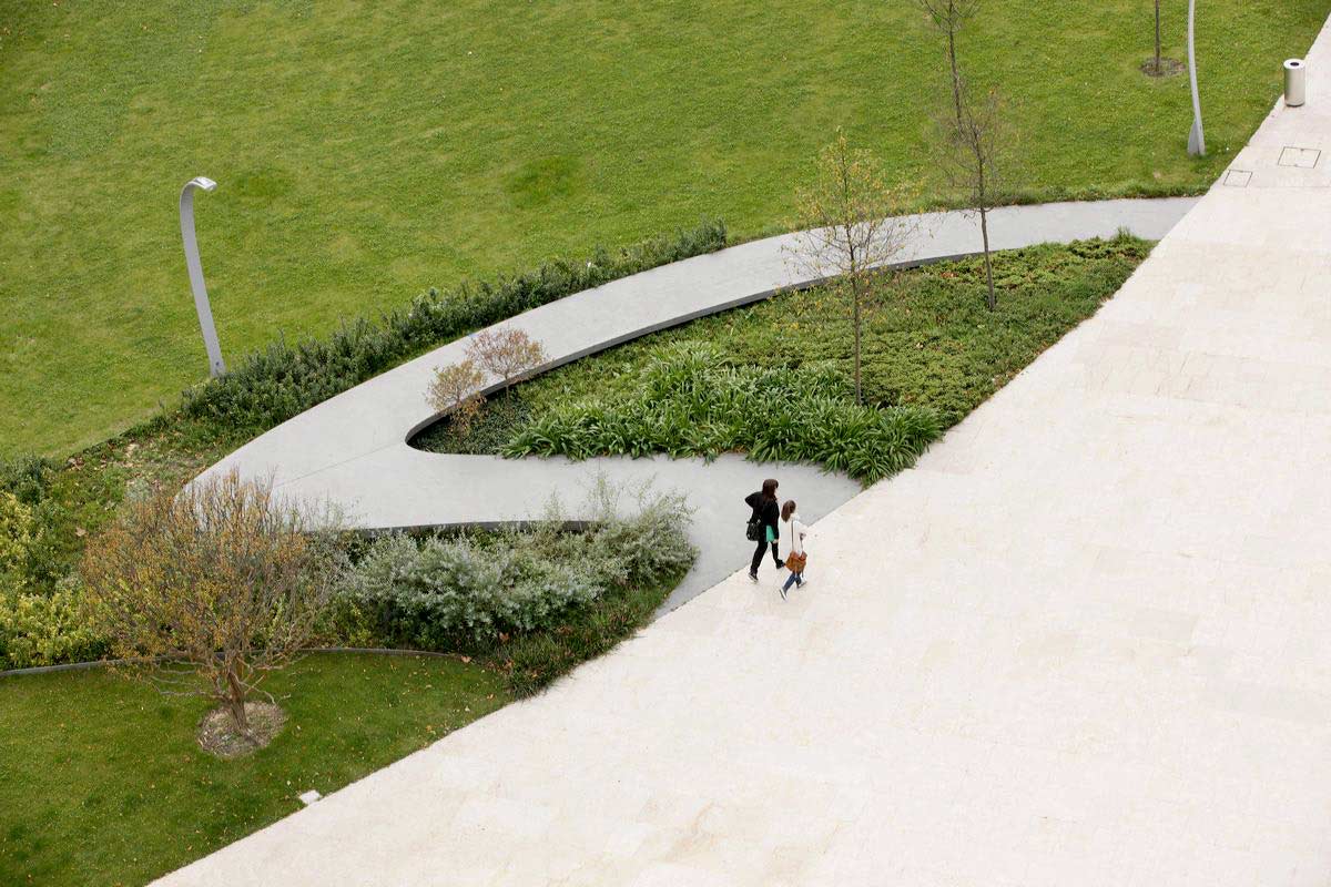 绿色广场重生-0