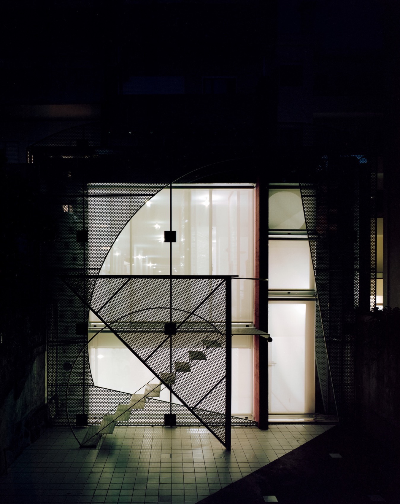 玻璃波浪与金属云朵丨葡萄牙波尔图丨Fala Atelier-42