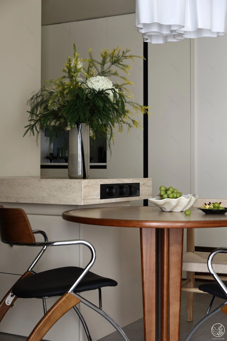 复古且时髦,在松弛与精致之间游刃有余-33