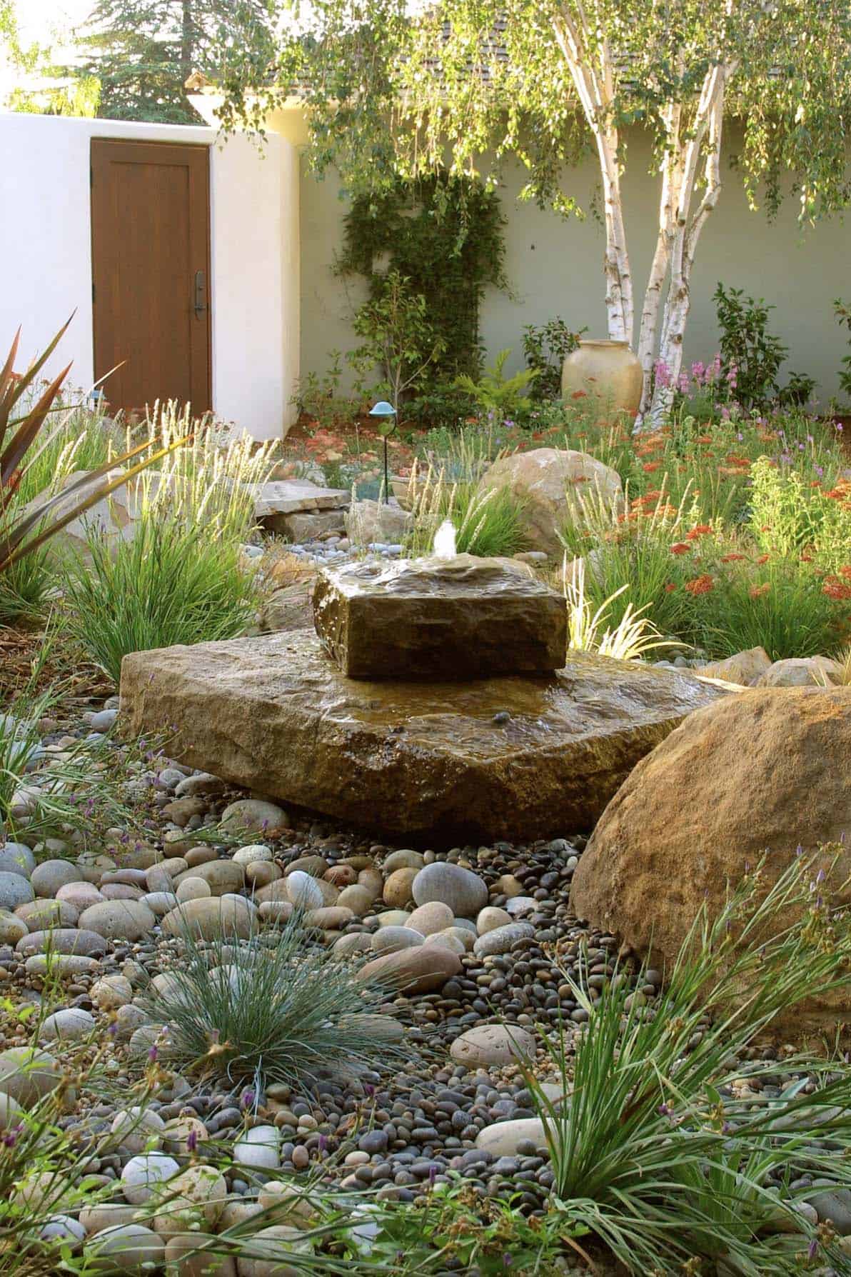 26 Awesome Backyard Landscaping Ideas To Transform Your Space-22