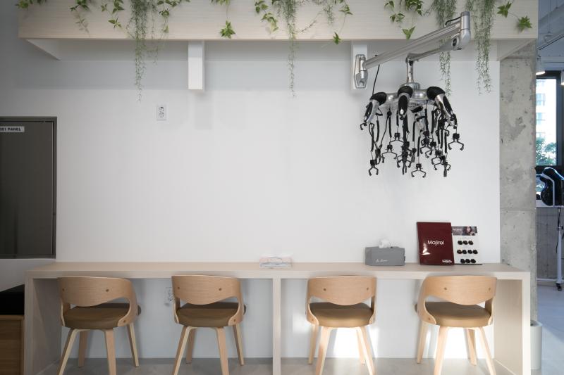 32 平米极简美容室设计，打造温馨治愈空间-12