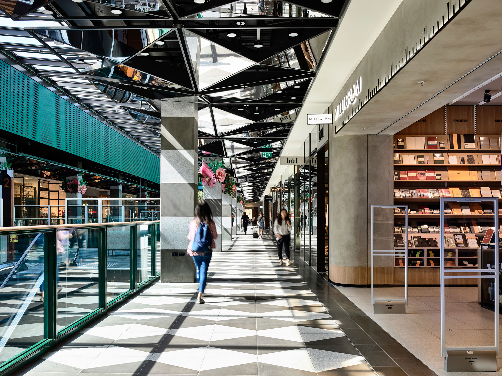 Melbourne Central Arcade - Bridge丨Kennedy Nolan设计-1