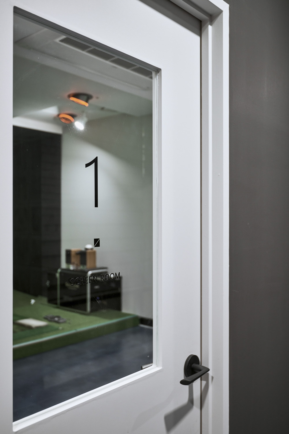 现代高级 250 平米室内高尔夫练习场设计-25