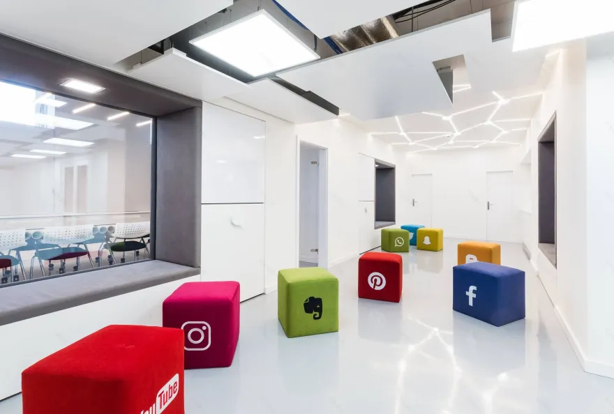 Publicis One · Studio Reaktor 创新媒体公司办公室设计-11