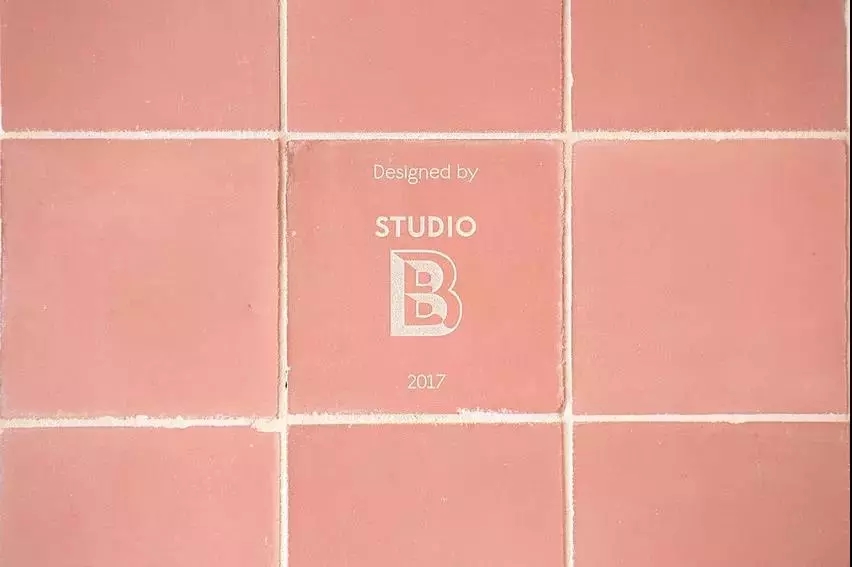 伦敦粉色货柜文具店 设计独特引人入胜-15