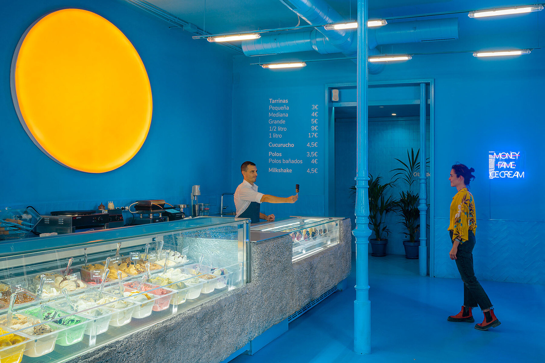 马德里蓝色 Brando 冰激凌店 | 色彩与空间的完美融合-16