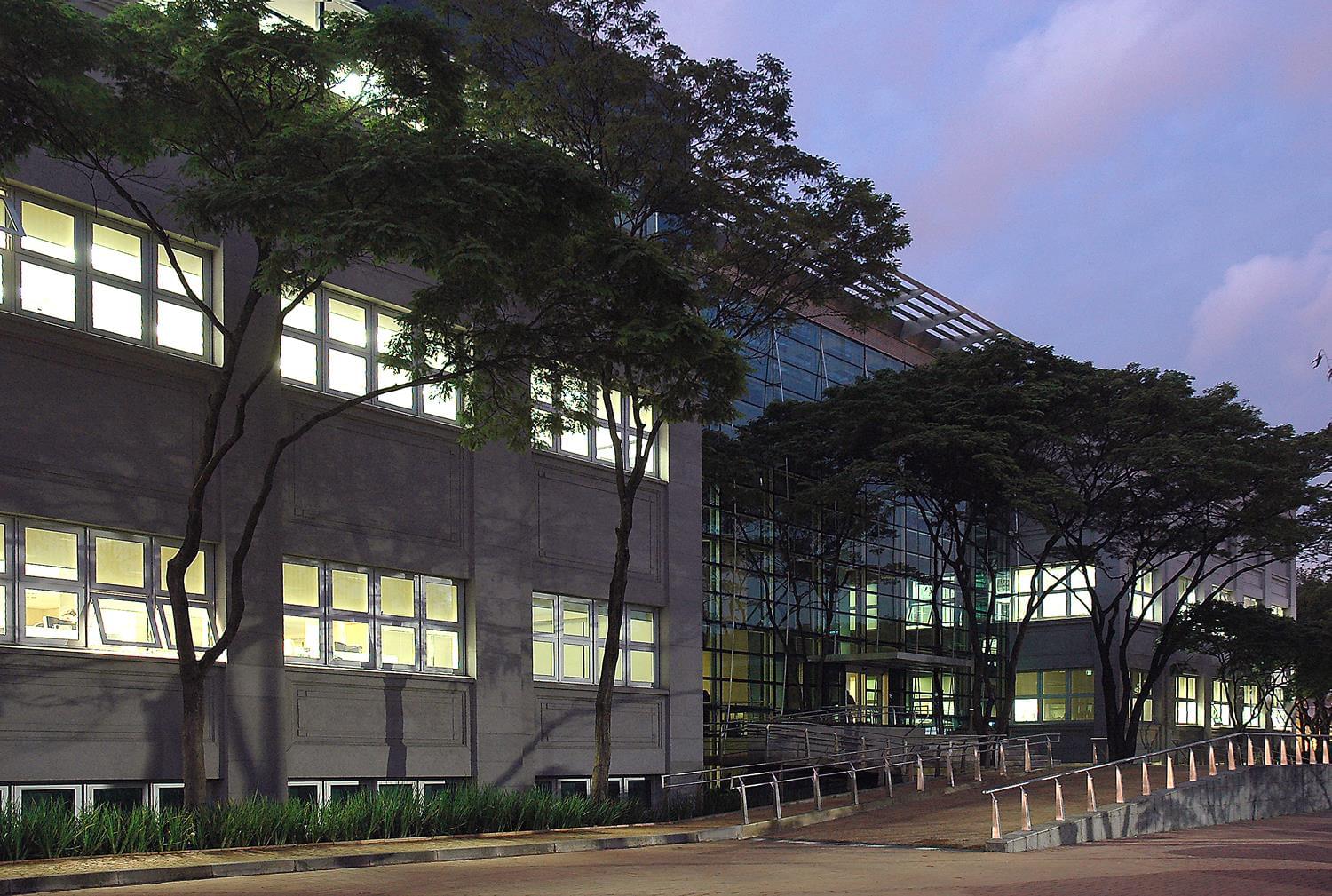 爱德华多·罗查建筑事务所-1