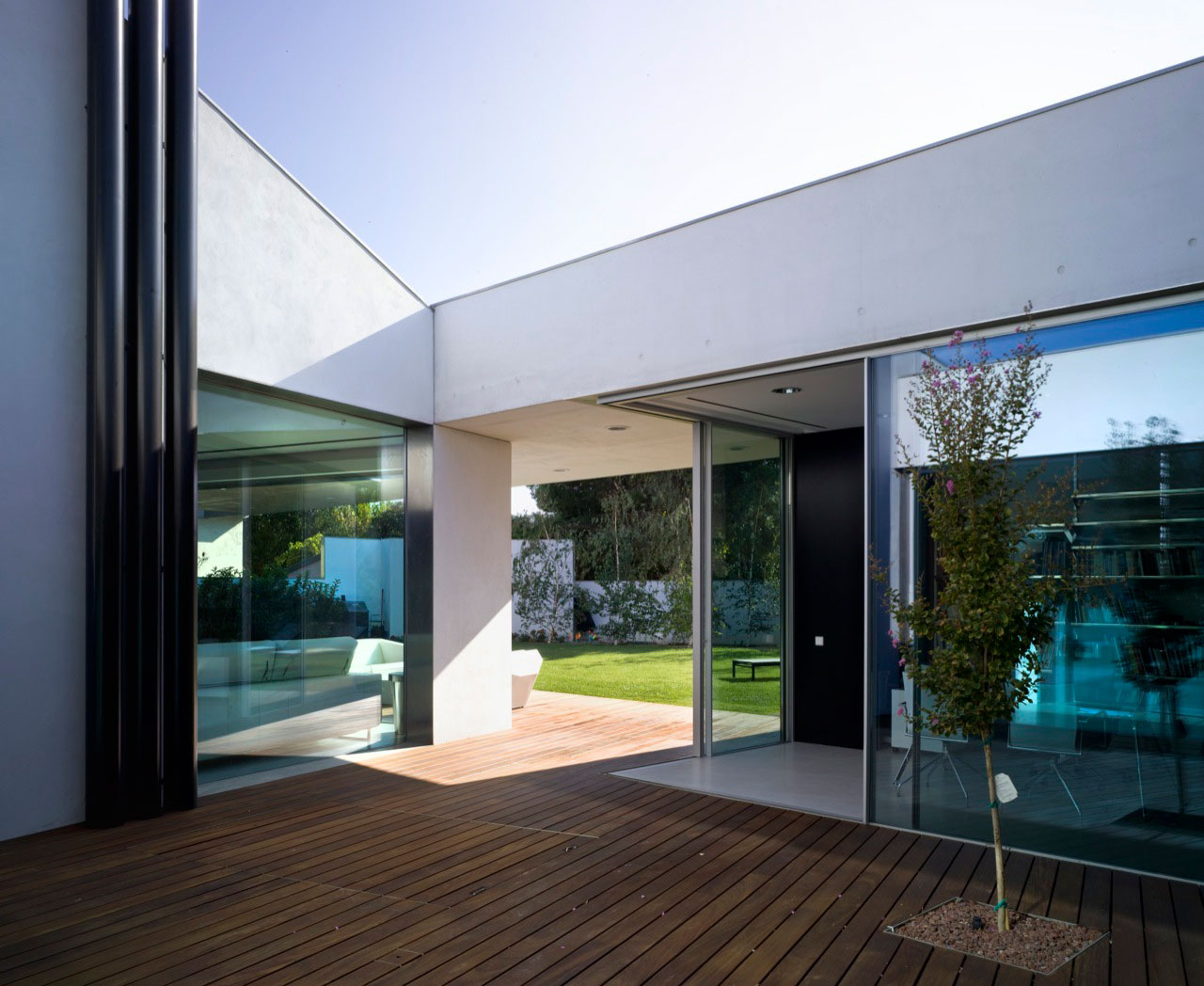 融合自然的西班牙现代住宅——G///bang El Caserón-13