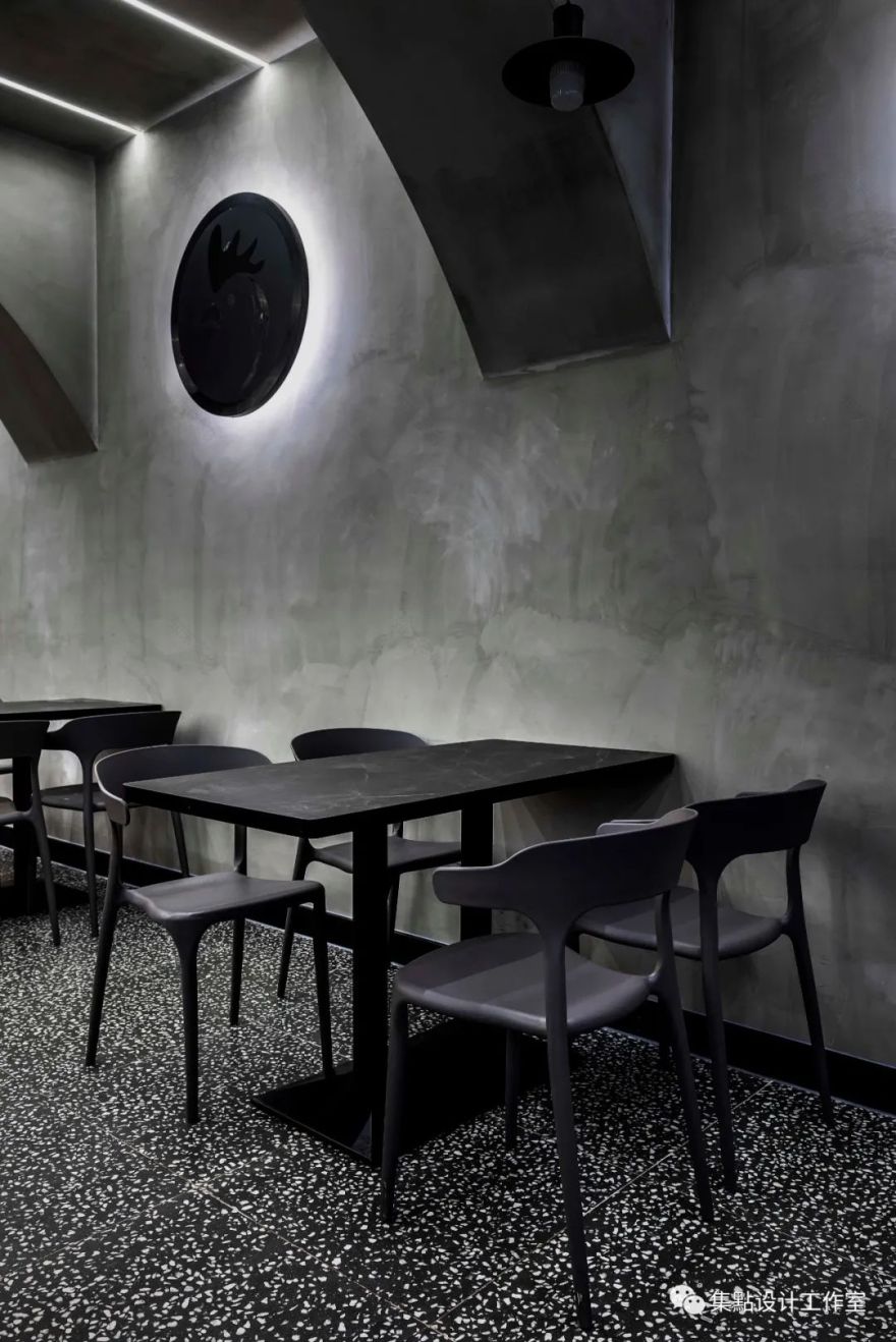 遵义老炮深夜烤鸡,炭火竹签构建美食空间-27