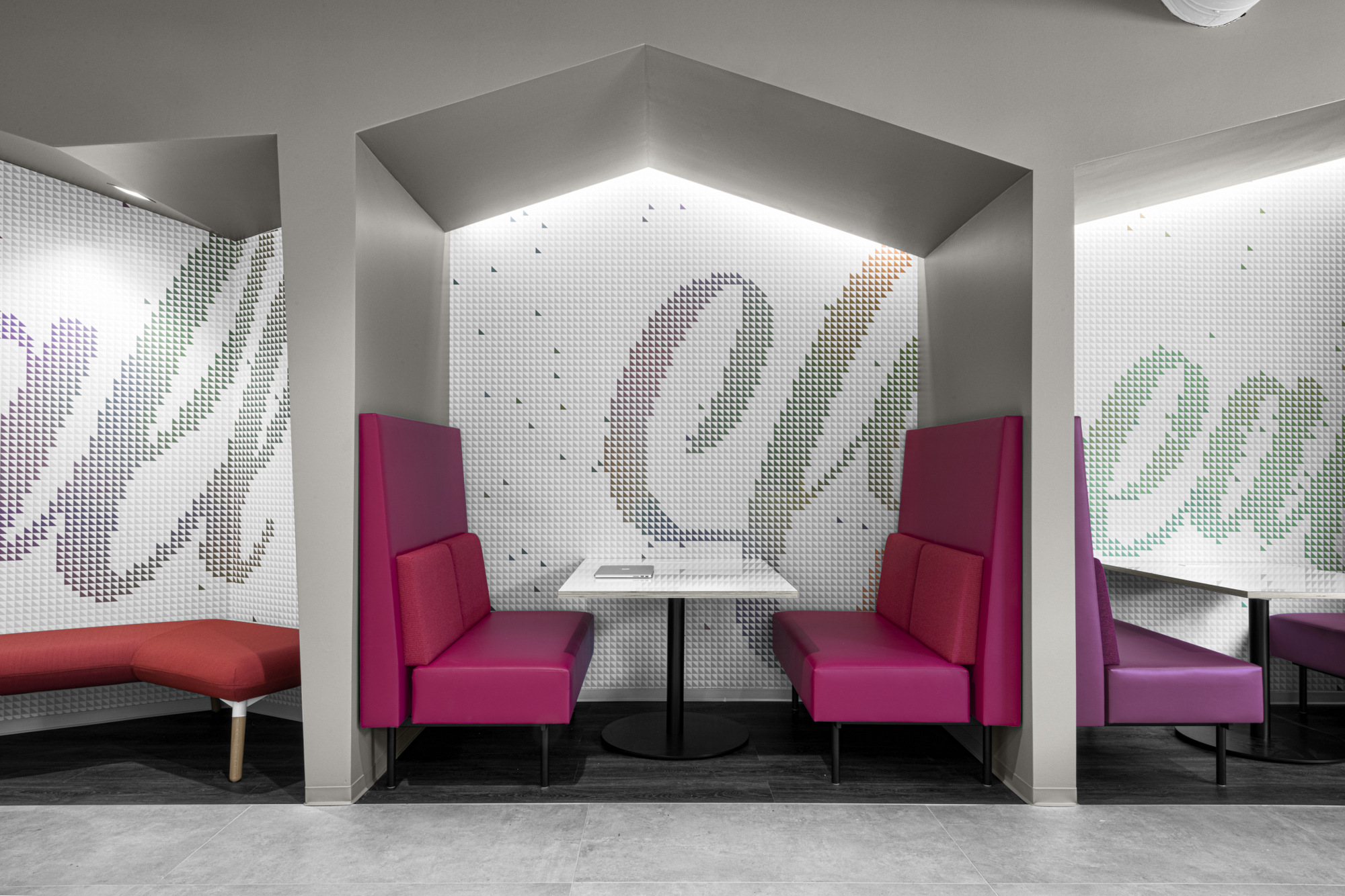 奥斯汀机密科技公司办公室设计-9