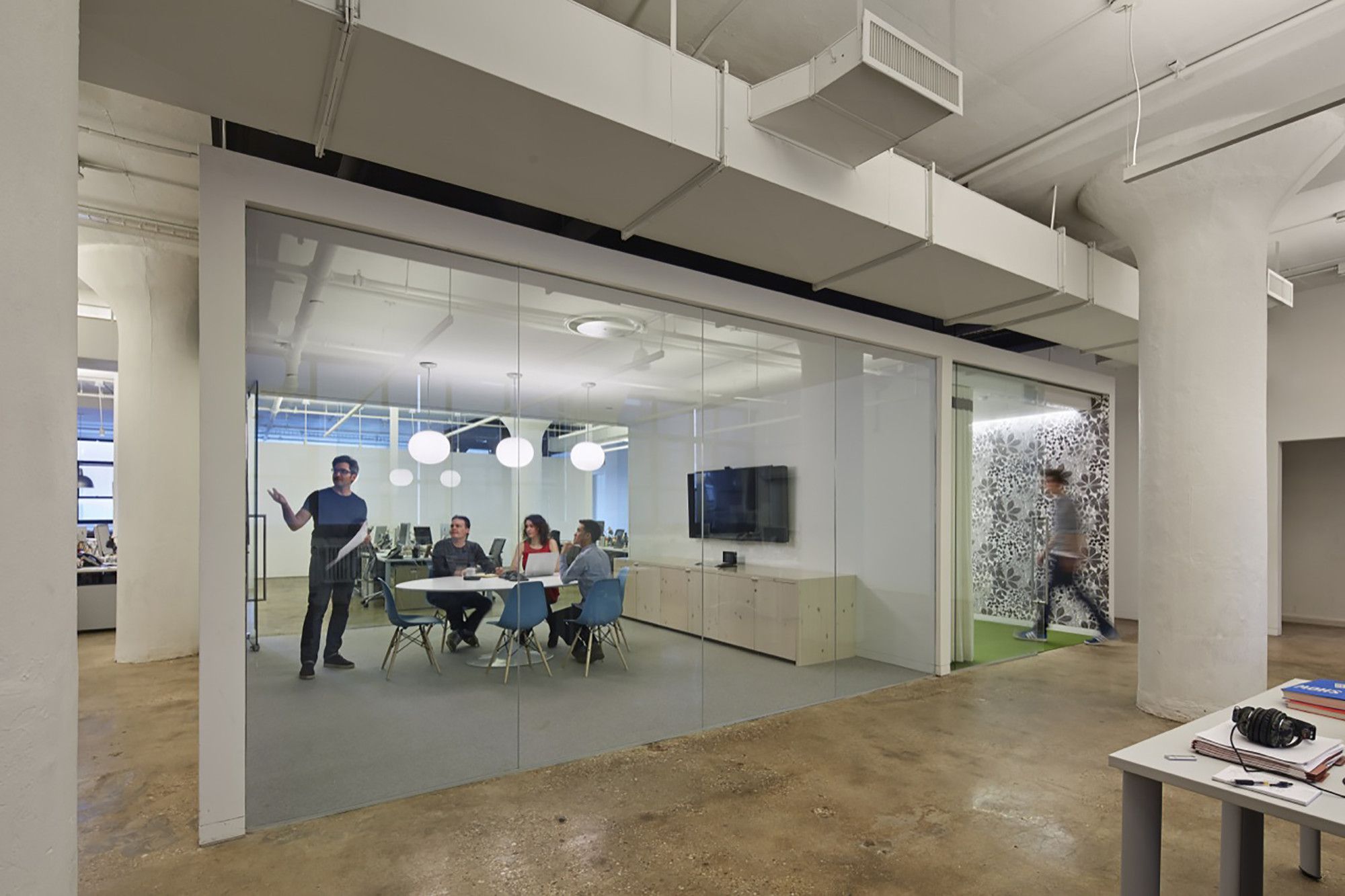 纽约 Wieden+Kennedy 办公室 | 极简空间,多元共享-33