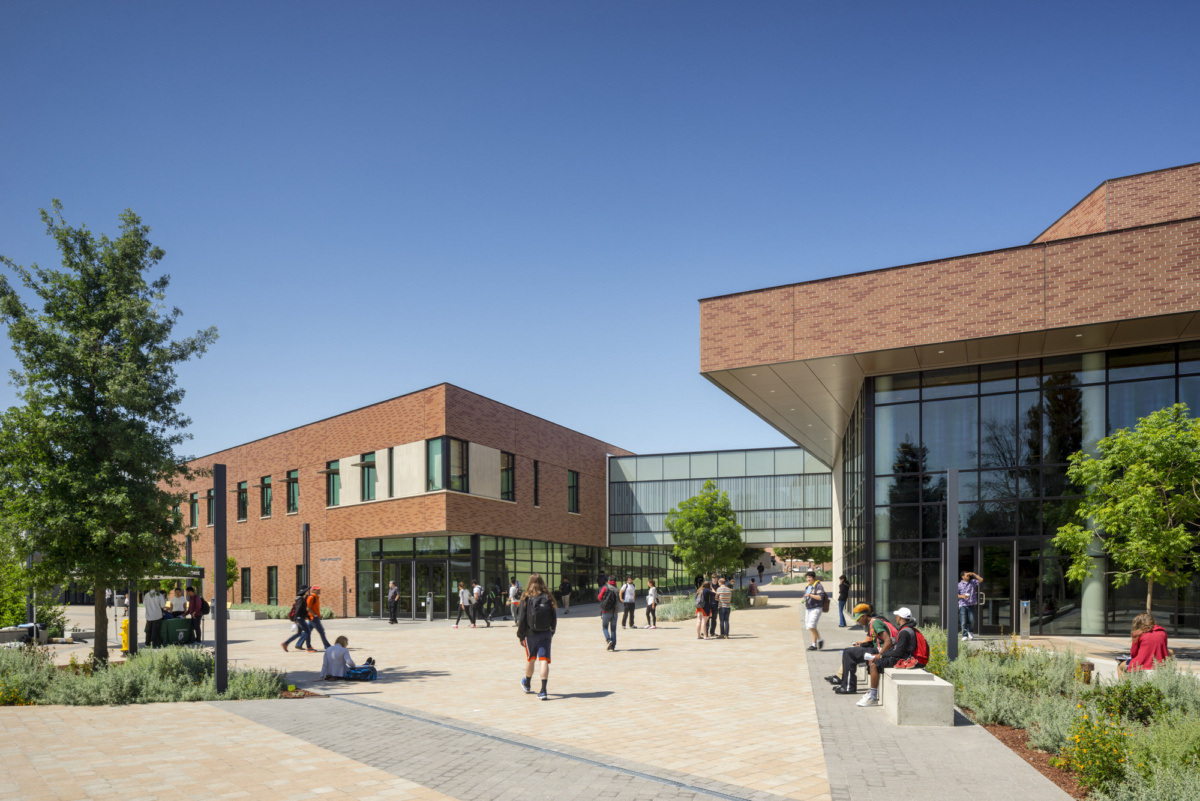 加州 Diablo Valley 学院公共区 | 绿色环保,功能齐全的校园核心-12